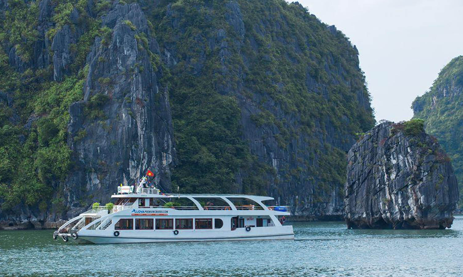 Tour tàu VIP thăm vịnh Hạ Long