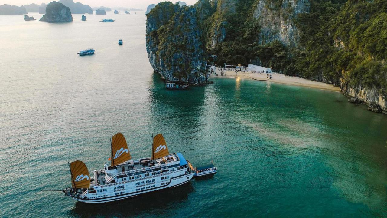 Du thuyền Paradise Hạ Long - Sails