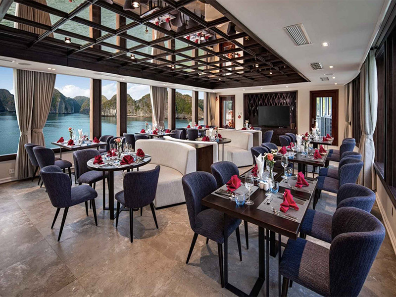 Nhà hàng sang trọng trên du thuyền Jade Sails
