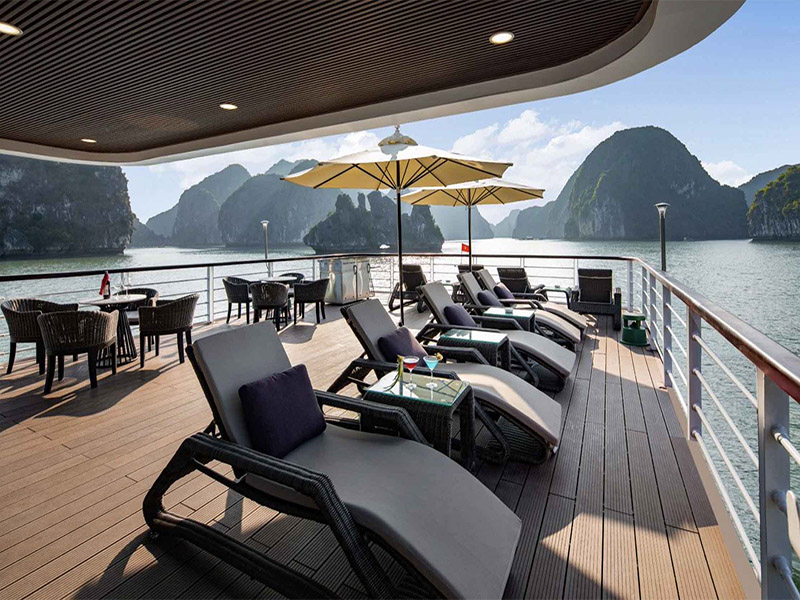 Sundeck sang trọng và rộng rãi