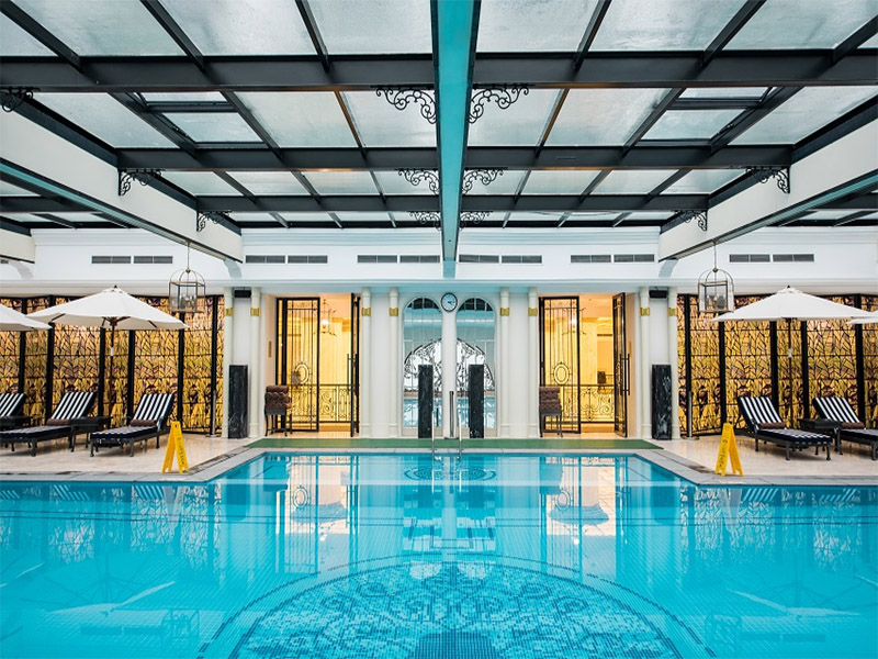 Bể bơi hiện đại