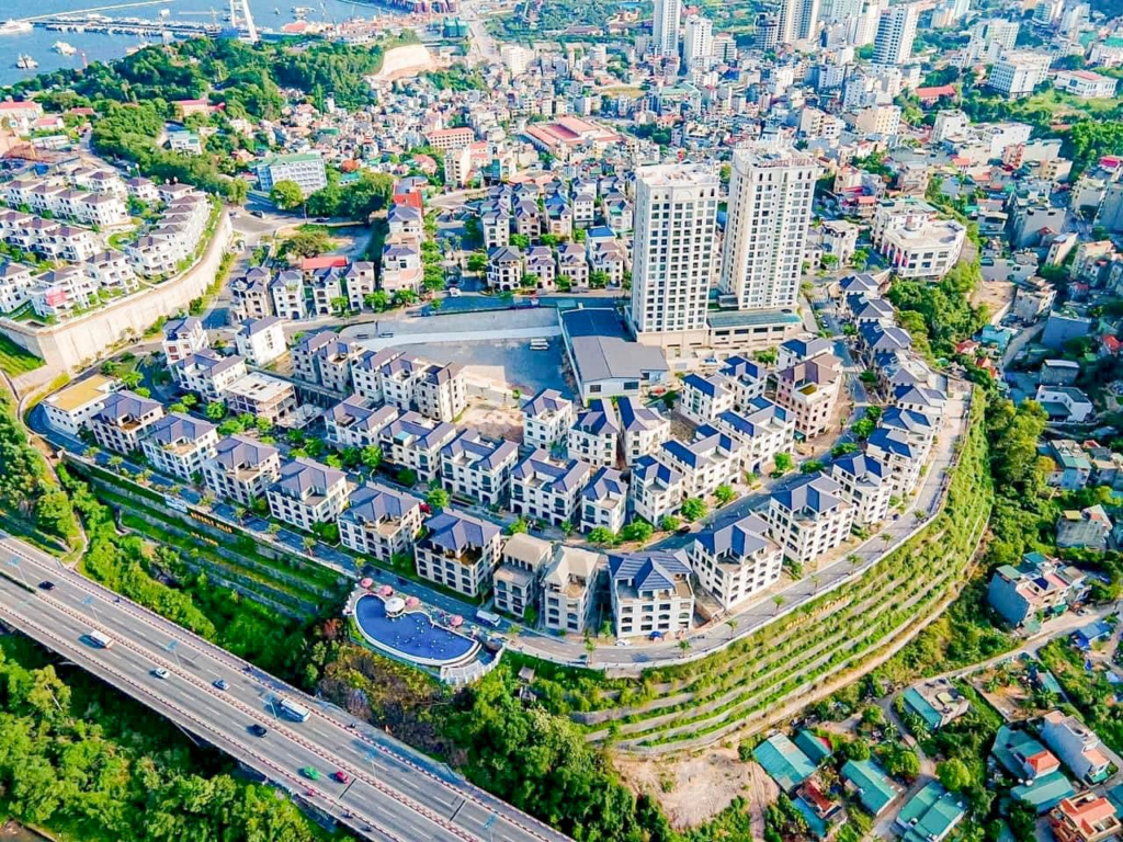 beverly hills hạ long