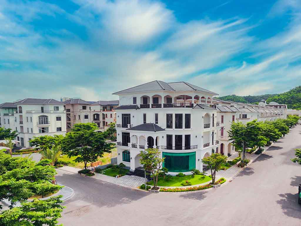 Câu hỏi thường gặp về Beverly Hills Hạ Long