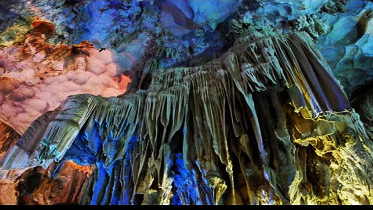 Hang động ở Vịnh Hạ Long - Hang Đầu Gỗ