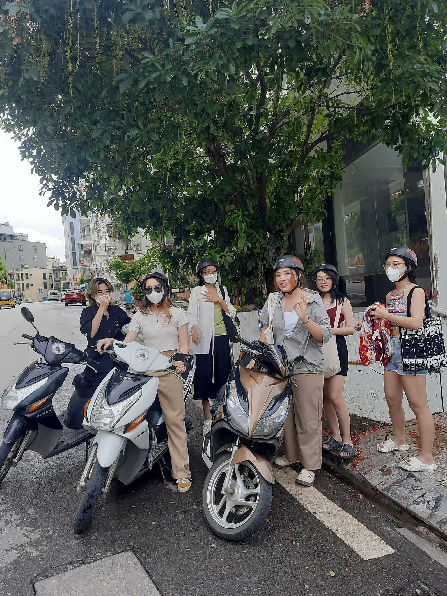 Thuê xe máy Hạ Long - Vườn Đào