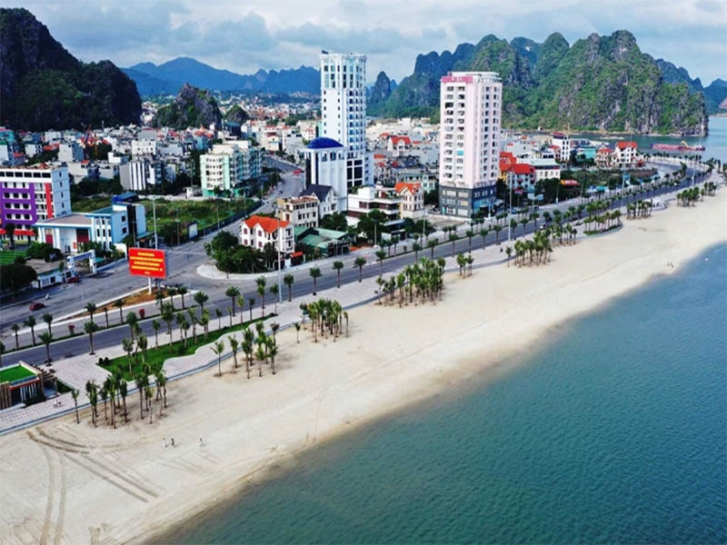 Bãi biển Hòn Gai