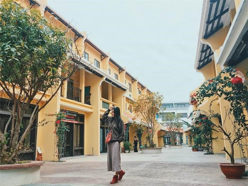 Phố cổ Hạ Long