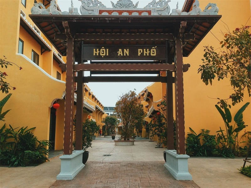 Phố cổ Hội An ngay trong lòng Bãi Cháy