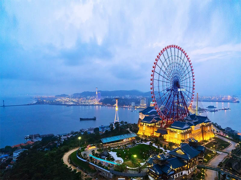 Công viên Hạ Long