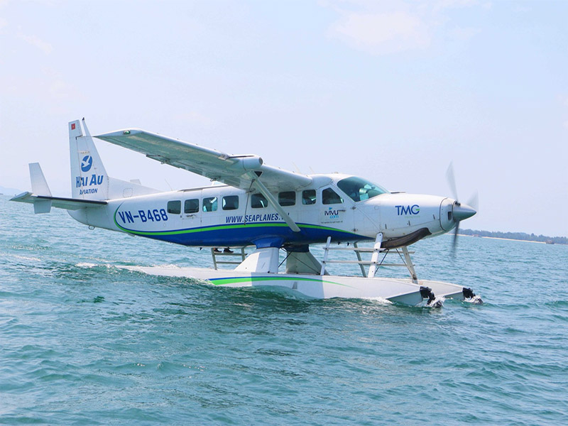 Giá vé thuê nguyên chuyến thủy phi cơ Hạ Long