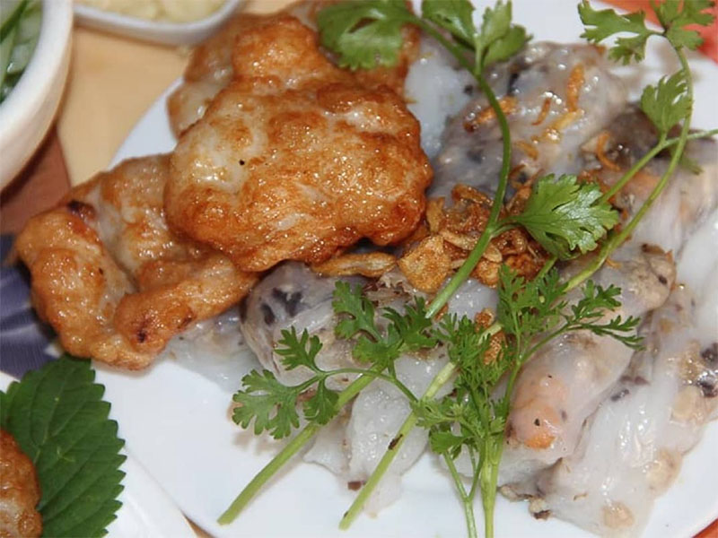 Bánh cuốn chả mực Hạ Long