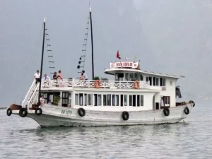 tàu thăm vịnh azway